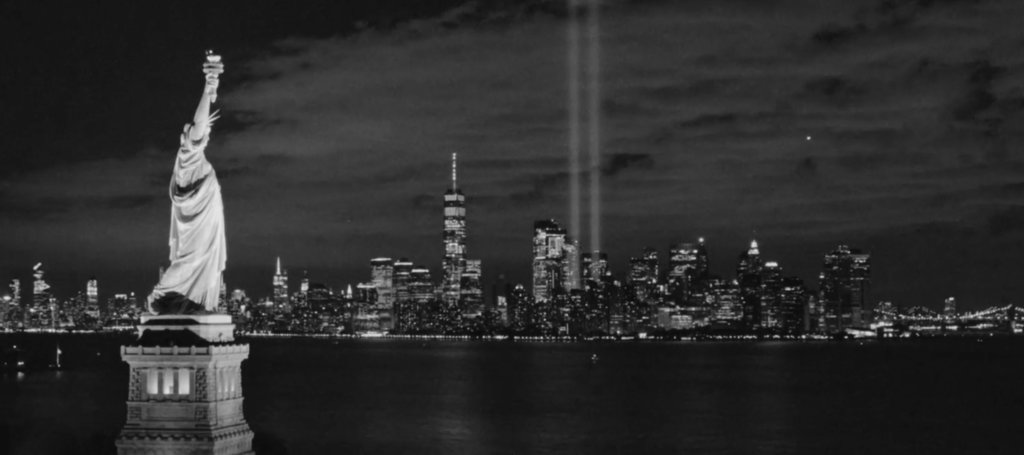 B&W thumbnail of the NYC skyline with Statue of Liberty.